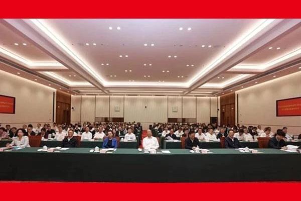 省人大常委会党组理论学习中心组集中学习强调 弘扬抗战精神 贡献人大力量