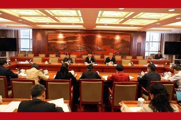 省人大常委会举行列席代表座谈会 以高质量履职助力高质量发展