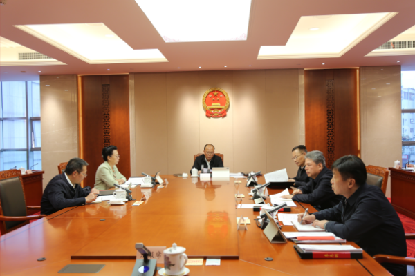 省人大常委会党组召开扩大会议