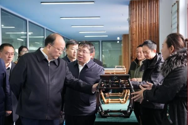 省人大常委会调研组到昭通市调研