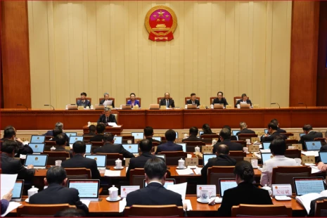 省十四届人大常委会第二十一次会议在昆明召开