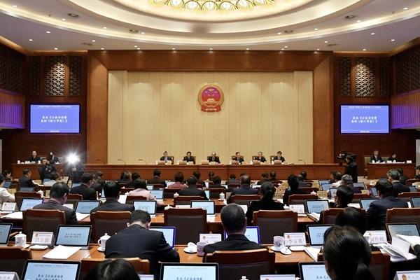 省十四届人大常委会第二十二次会议闭幕