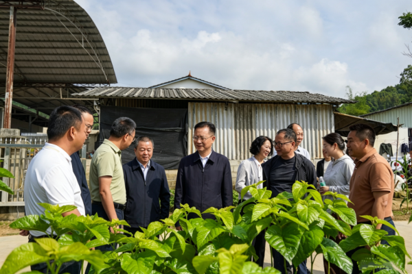 省人大常委会调研组到德宏州调研