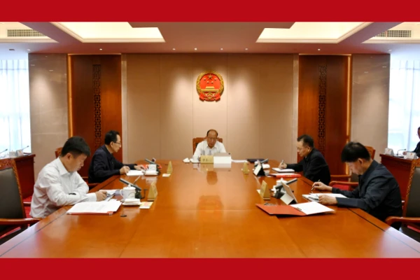 省人大常委会党组召开扩大会议