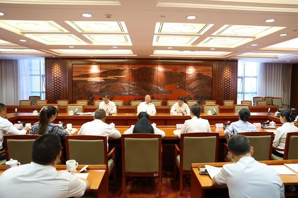 省人大常委会召开列席代表座谈会