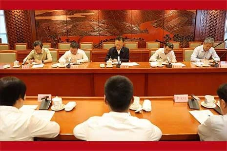 省人大常委会召开列席代表座谈会