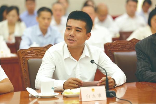 密切联系群众 履行代表职责 为扎实推进乡村全面振兴作出新贡献