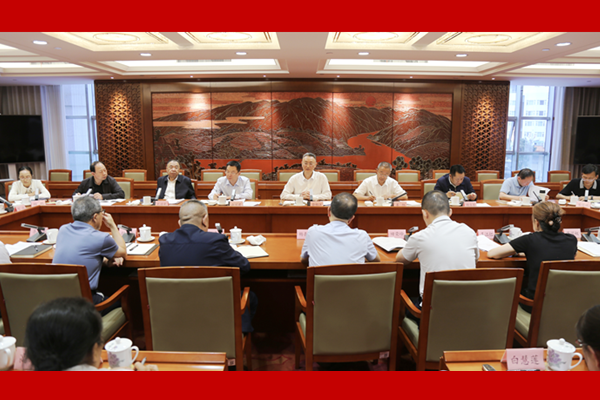 省人大常委会召开《云南省民族团结进步示范区建设条例（修订草案）》征求意见座谈会